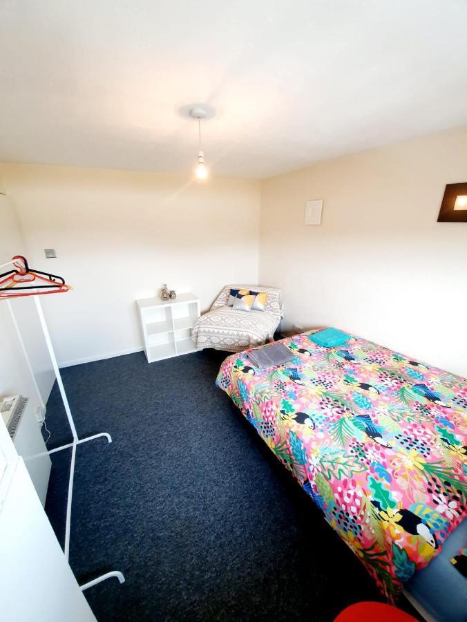 Rayleigh Town Centre 3 Bedroom Apartment Esterno foto
