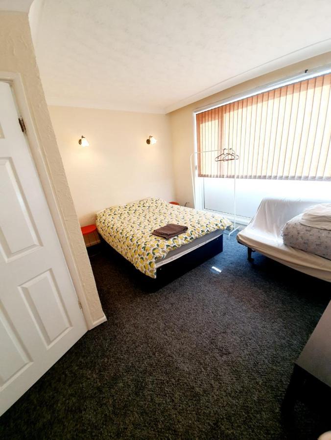 Rayleigh Town Centre 3 Bedroom Apartment Esterno foto