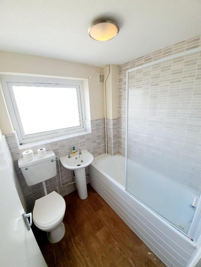 Rayleigh Town Centre 3 Bedroom Apartment Esterno foto