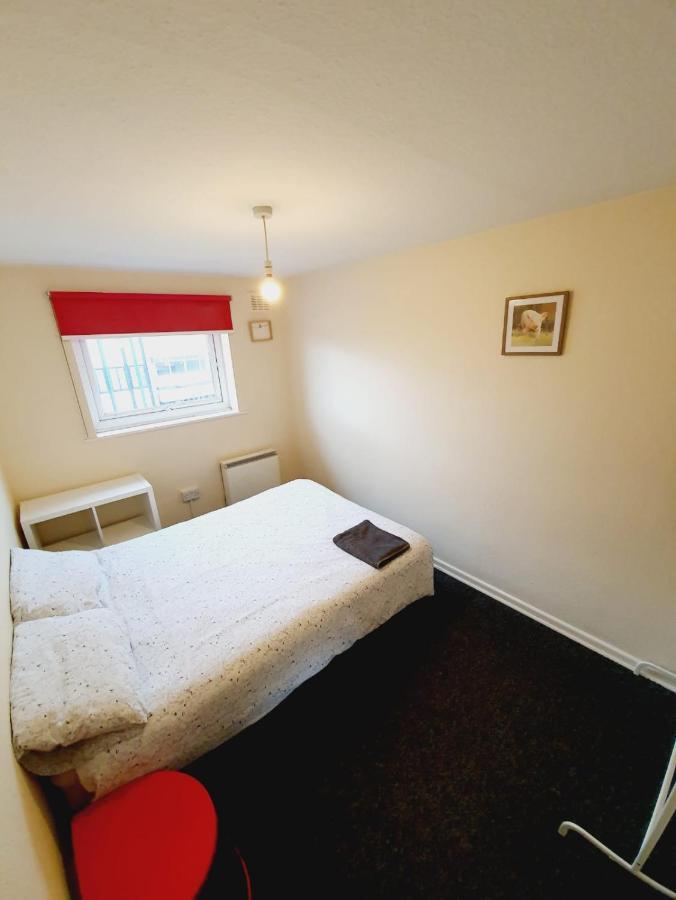 Rayleigh Town Centre 3 Bedroom Apartment Esterno foto