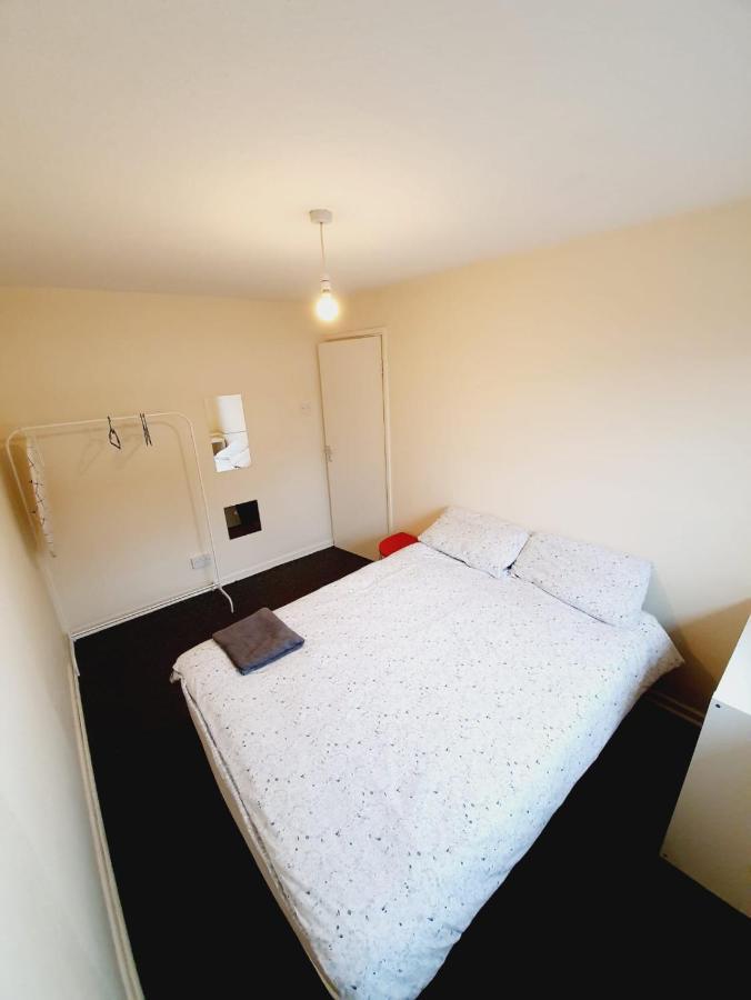 Rayleigh Town Centre 3 Bedroom Apartment Esterno foto